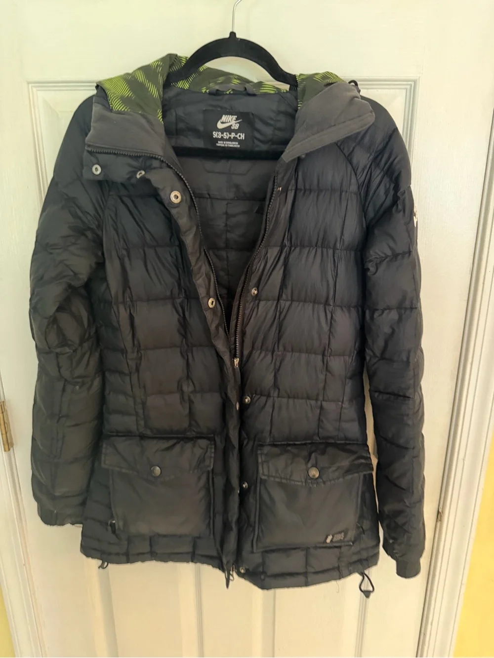 Nike SB Womens S Black Grey Goose Down Puffer Jacket Hooded Winter Coat